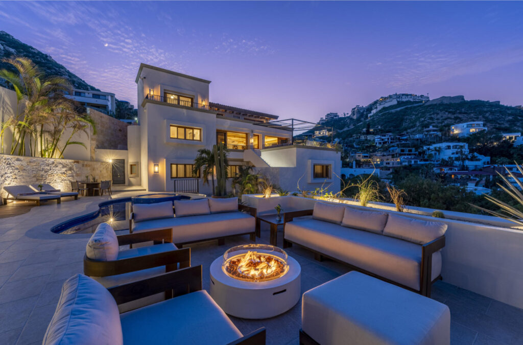 Los Cabos Pedregal Csl Casa LA PIÑATA A luxury villa located in the exclusive Pedregal Cabo San Lucas. Perfect as a private residence or a high-end vacation rental, this villa offers an exceptional combination of comfort, style, privacy, and location.The villa features 8 bedrooms including a service room (as an independent apartment suite), 8.5 bathrooms, and 13 beds.Fully furnished and equipped with top-quality finishes, providing a turnkey experience.Every detail has been thoughtfully crafted to create an exceptional space for family gatherings and entertaining. The expansive terrace includes a great swimming pool, 2 jacuzzi, bar, 2 BBQ station, 2 fire pits, and multiple lounge areas, to enjoy the very best of Cabo living The interiors feature cozy and elegant living spaces, including a inside bar, games room, media room and impeccable design in every corner Fully furnished and equipped, representing an outstanding opportunity. With its exceptional design, amenities, and location, this villa embodies the best of the Baja lifestyle for sale