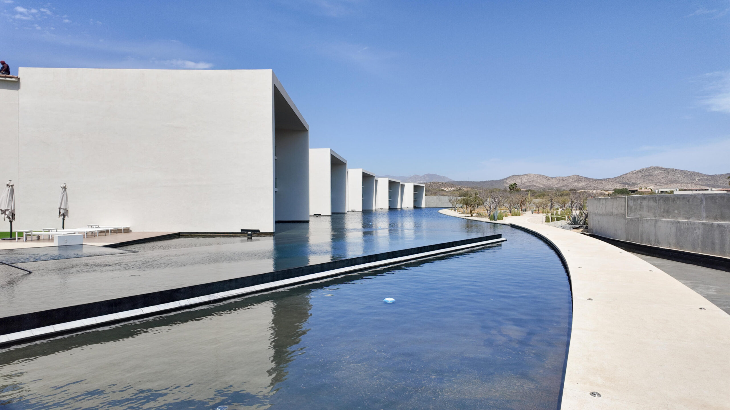 Los Cabos Cumbre Del Tezal Discover Yameto in Cabo San Lucas, a condominium that blends modern design, functionality, and comfort in every space. Featuring two bedrooms, two full bathrooms, and parking for two cars, it stands out for its high-quality finishes such as marble flooring and a fully equipped kitchen with a quartz countertop. It is delivered fully equipped with included appliances: a 5-burner electric ceramic cooktop, a three-door French Door refrigerator, and a microwave hood. Additional features like a smart lock and a private terrace.Yameto elevates your lifestyle with amenities designed for maximum enjoyment: a swimming pool, gym, green areas, children's spaces, and a rooftop for gathering or relaxing. With 24/7 security and controlled access. for sale