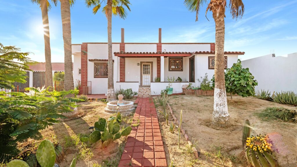 Los Cabos Pedregal Csl Welcome to your cozy piece of paradise in the heart of Pedregal! This lovely 4-bedroom, 3-bathroom home is full of classic Mexican charm. Beautifully maintained, the house has a warm, cheerful energy that makes you feel right at home the moment you walk through the door.Enjoy relaxing afternoons and stunning Marina for sale