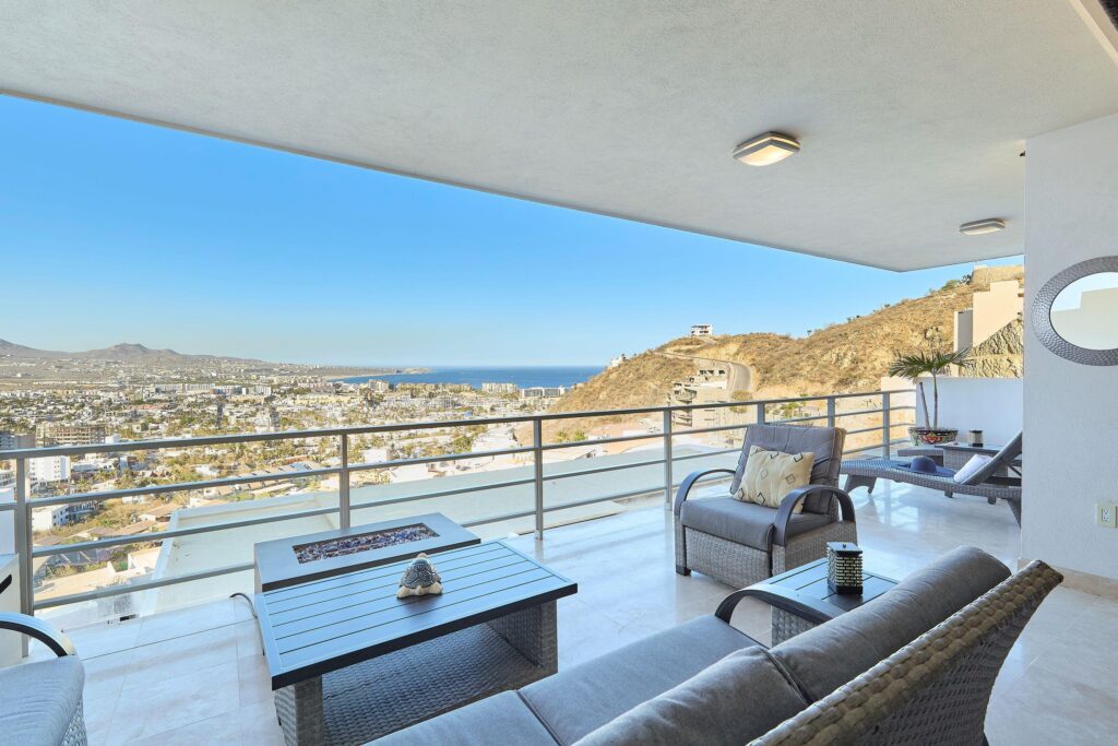 Los Cabos Cascadas Welcome to Las Cascadas 611, a beautifully positioned residence in the prestigious Pedregal community of Cabo San Lucas. This 2-bedroom, 2-bathroom condo offers breathtaking – Lumaria calle camino solaria, Cabo Corridor, BS